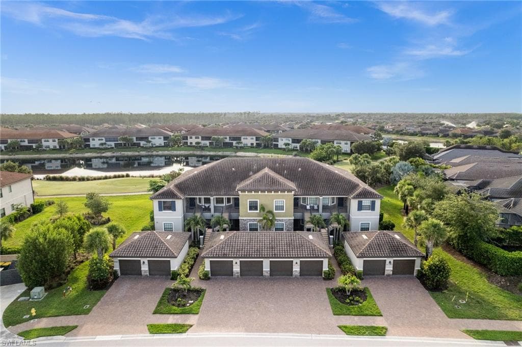 9366 Pocida Ct 202, Naples, FL 34119-3