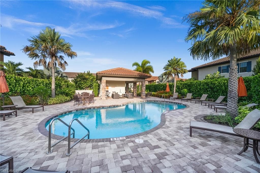 9366 Pocida Ct 202, Naples, FL 34119-45