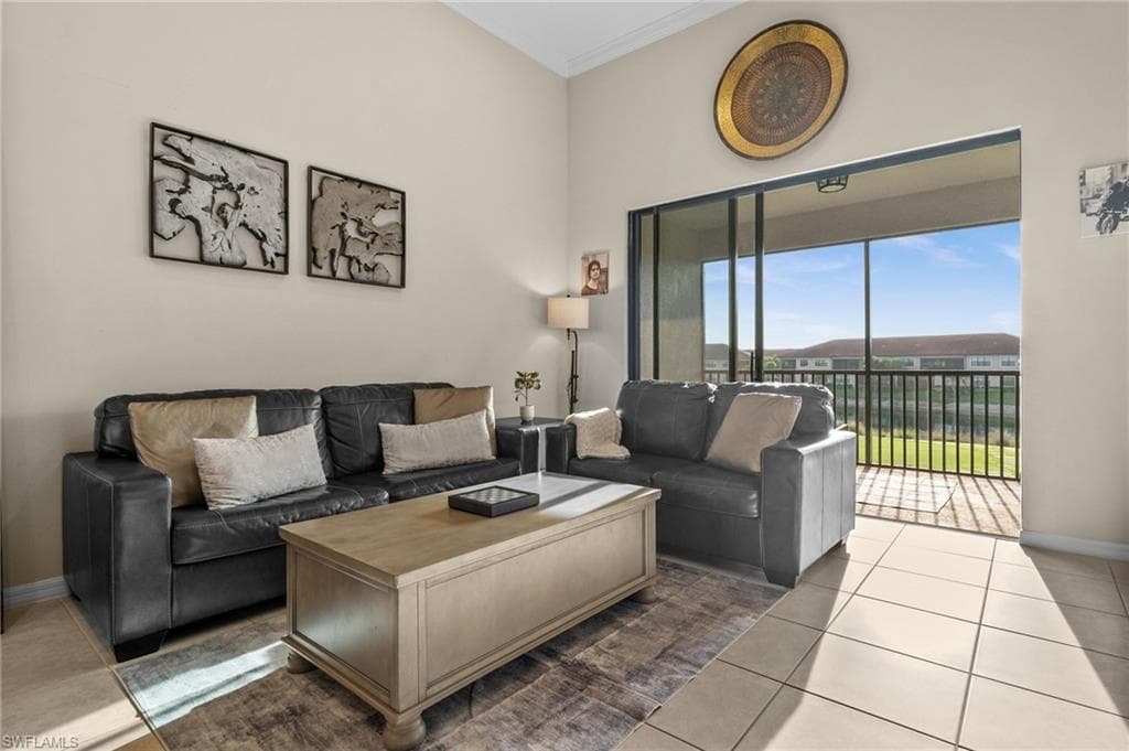 9366 Pocida Ct 202, Naples, FL 34119-7