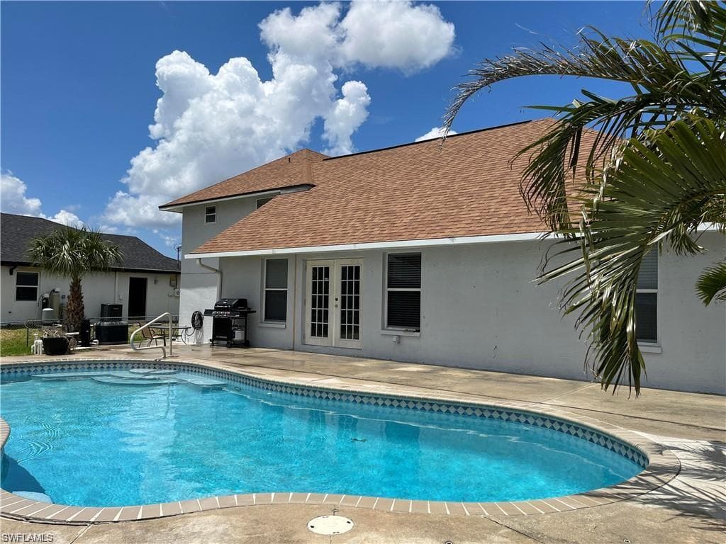 23 22nd Ave, Cape Coral, FL 33993-9
