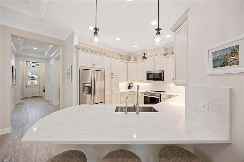 5767 Highbourne Dr, Naples, FL 34113-16