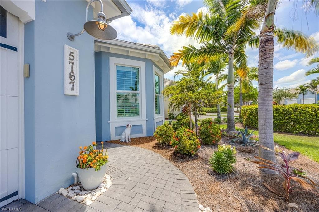 5767 Highbourne Dr, Naples, FL 34113-6