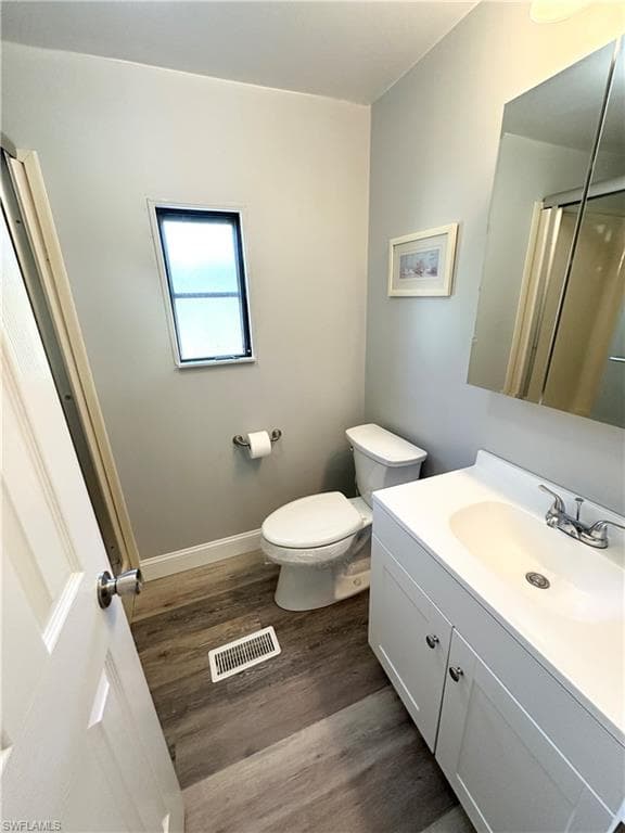 16091 Siesta Dr, Fort Myers, FL 33908-14