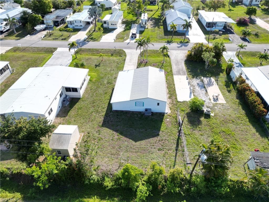 16091 Siesta Dr, Fort Myers, FL 33908-7