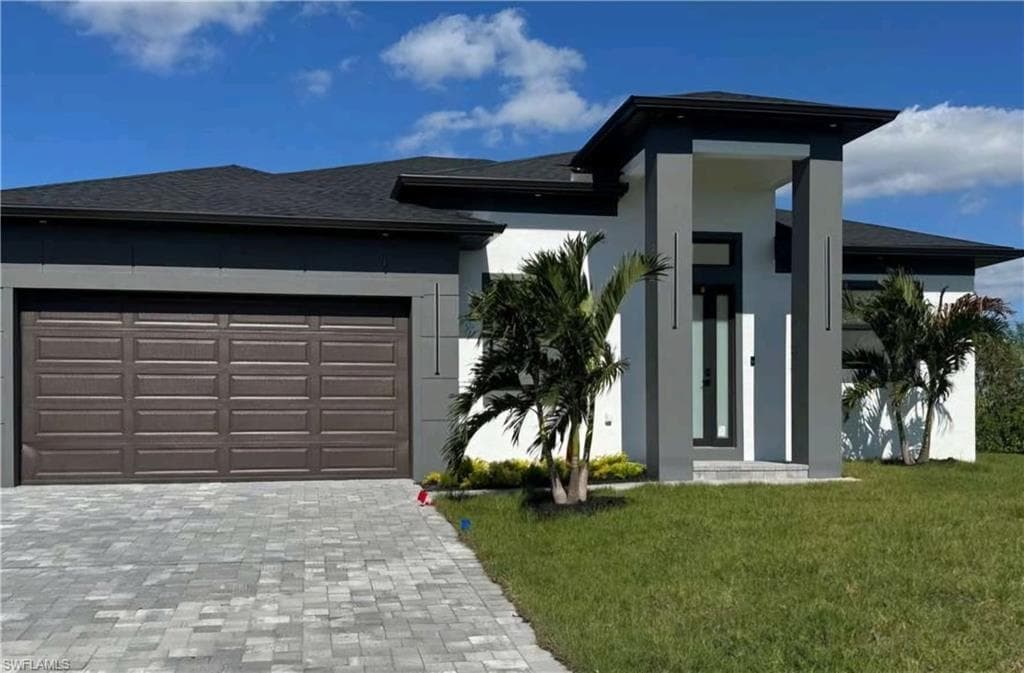 3923 39th Ln, Cape Coral, FL 33993-1