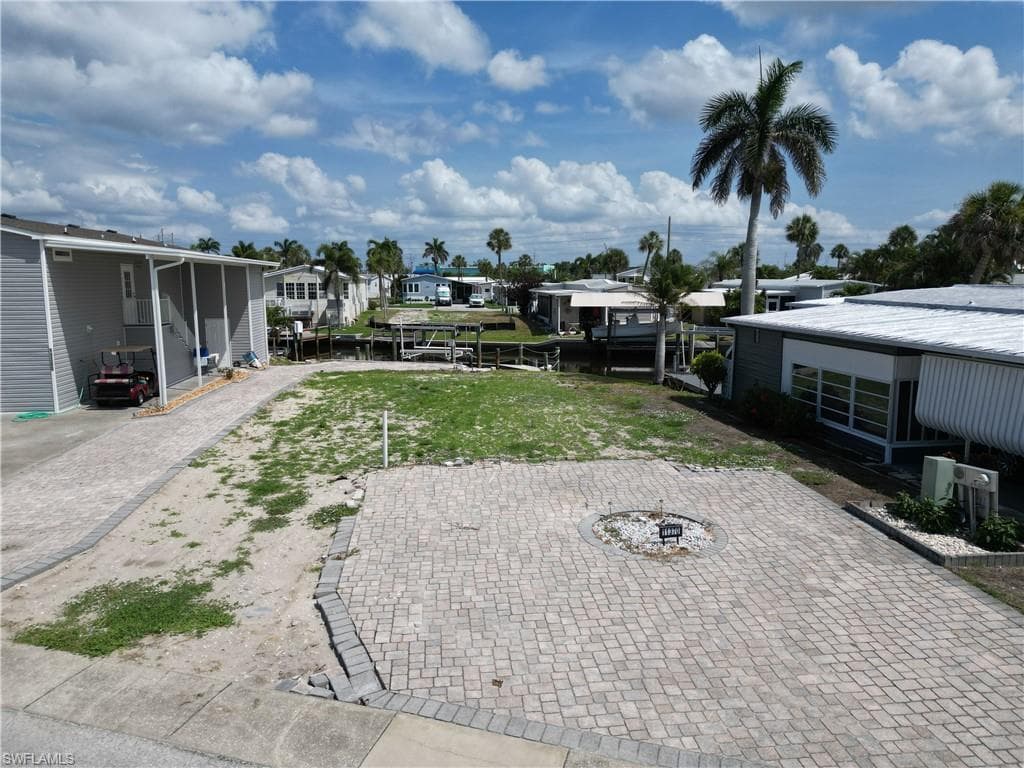 11370 Bougainvillea Ln, Fort Myers Beach, FL 33931-1