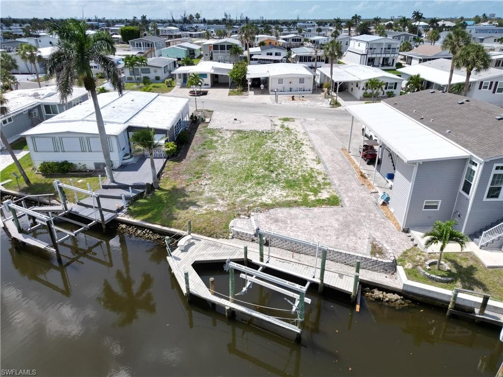 11370 Bougainvillea Ln, Fort Myers Beach, FL 33931-3
