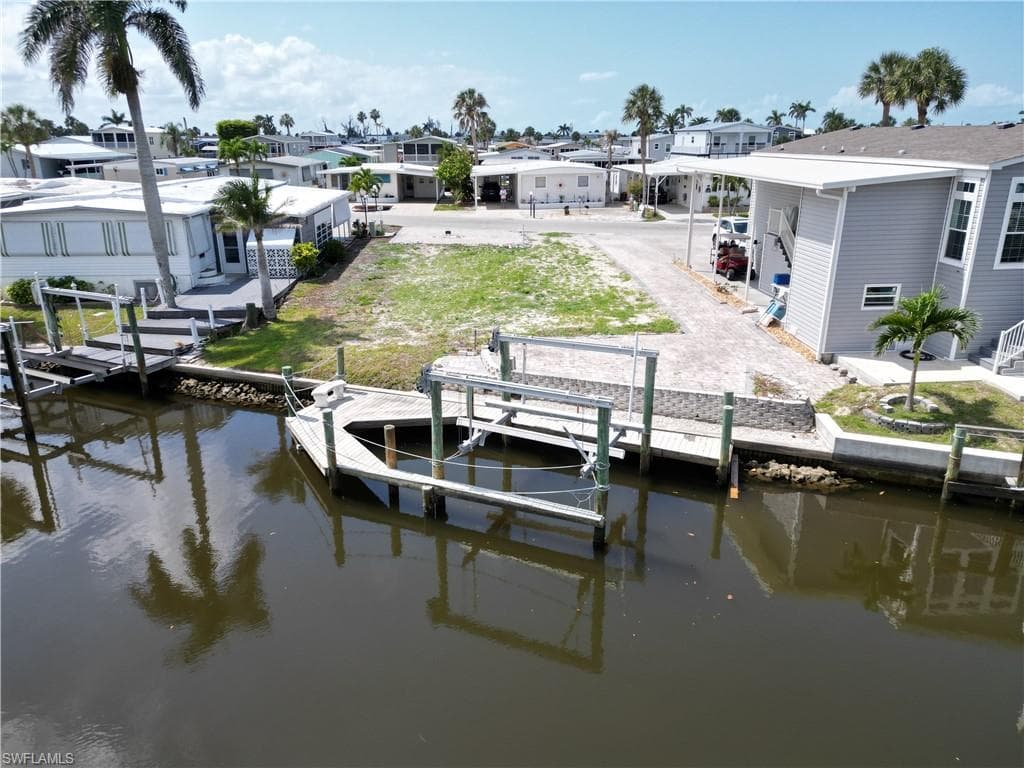 11370 Bougainvillea Ln, Fort Myers Beach, FL 33931-4