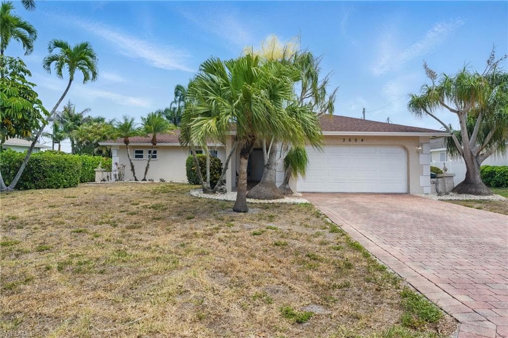 3604 Sudbury Ln, Bonita Springs, FL 34134-1