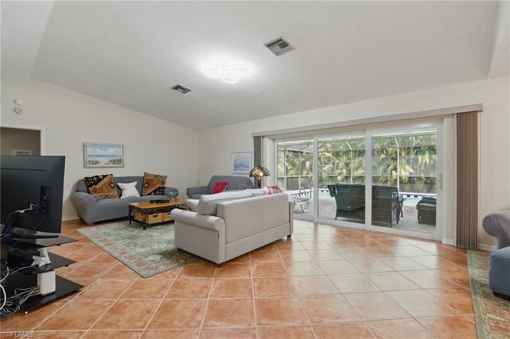 3604 Sudbury Ln, Bonita Springs, FL 34134-4