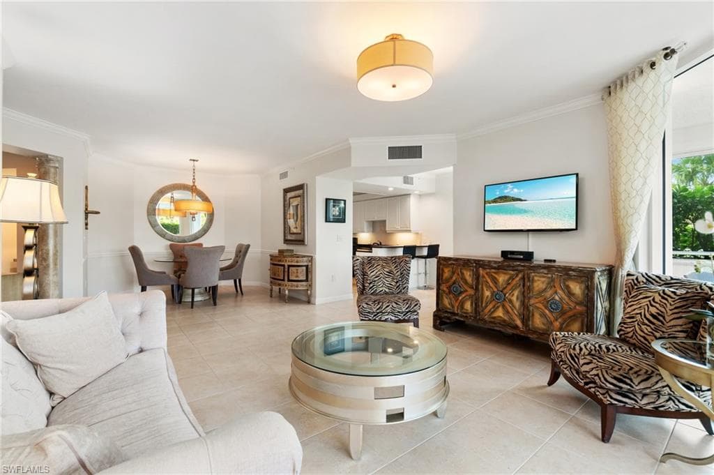 325 Dunes Blvd T2, Naples, FL 34110-9