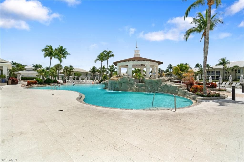 325 Dunes Blvd T2, Naples, FL 34110-18