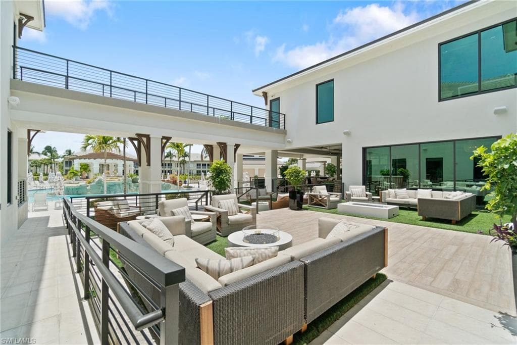325 Dunes Blvd T2, Naples, FL 34110-19