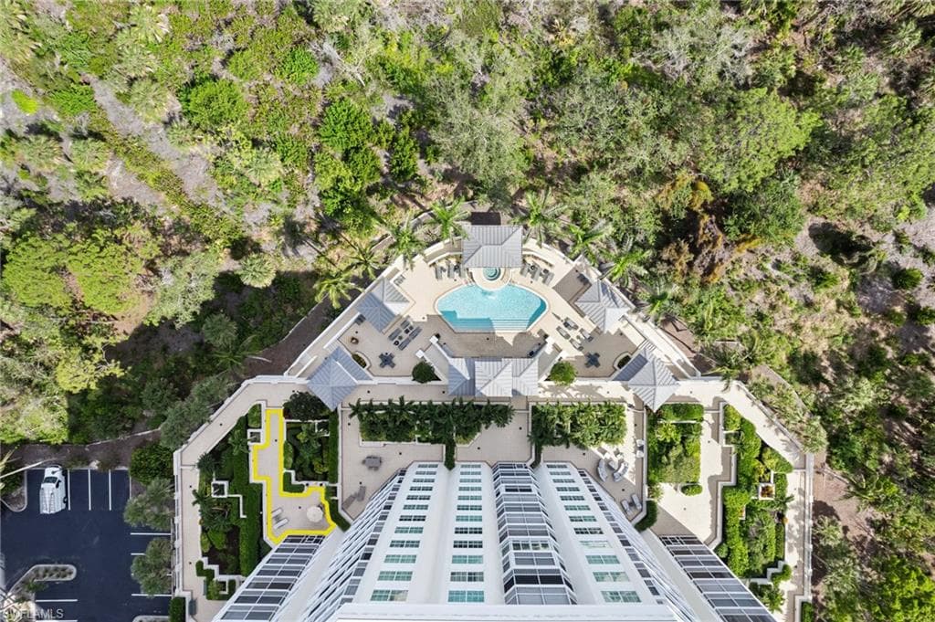 325 Dunes Blvd T2, Naples, FL 34110-26