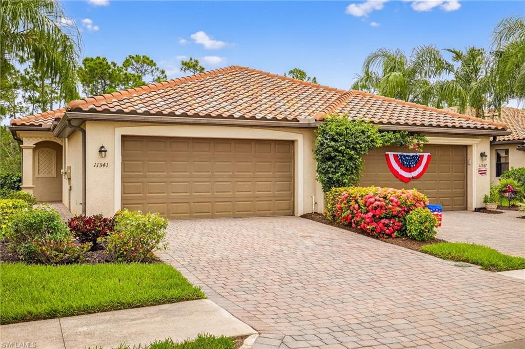 11341 Red Bluff Ln, Fort Myers, FL 33912-1