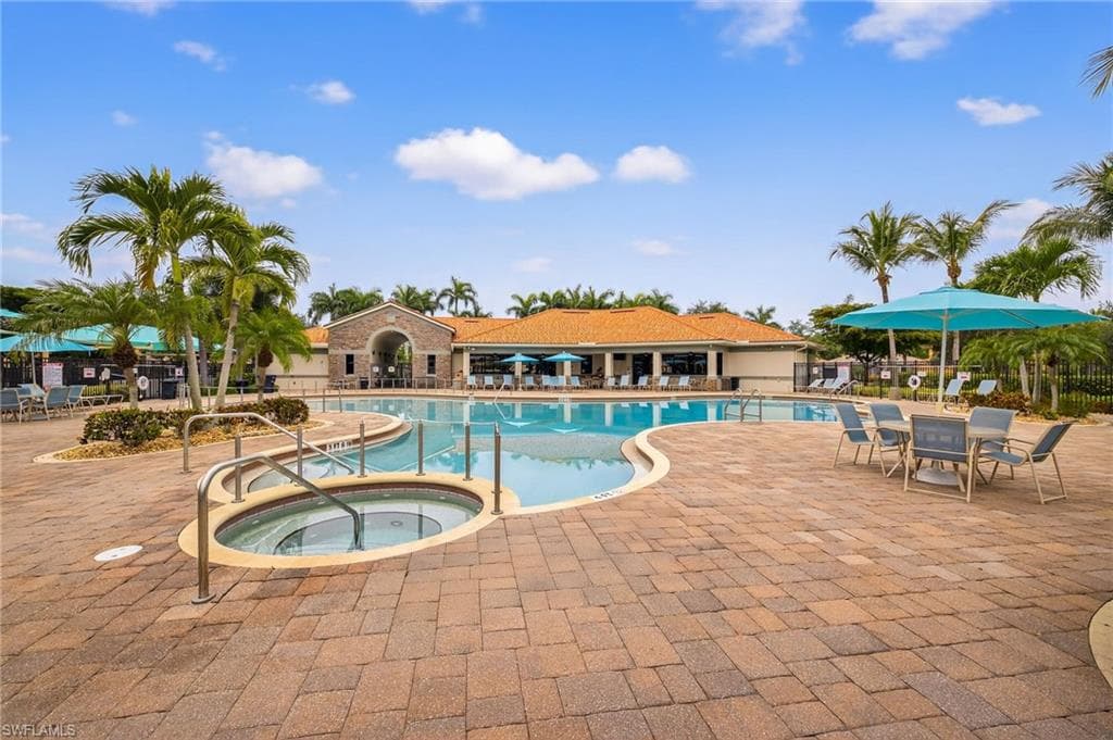 11341 Red Bluff Ln, Fort Myers, FL 33912-32