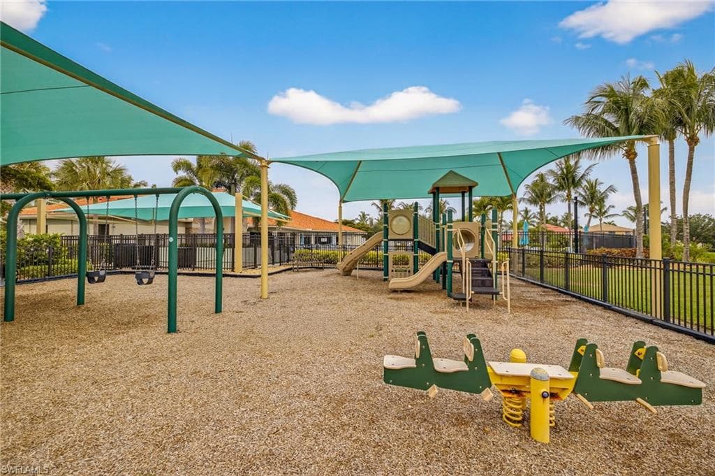 11341 Red Bluff Ln, Fort Myers, FL 33912-33