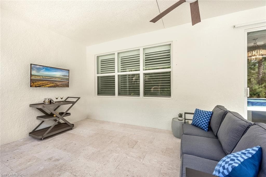 1470 Serrano Cir, Naples, FL 34105-19