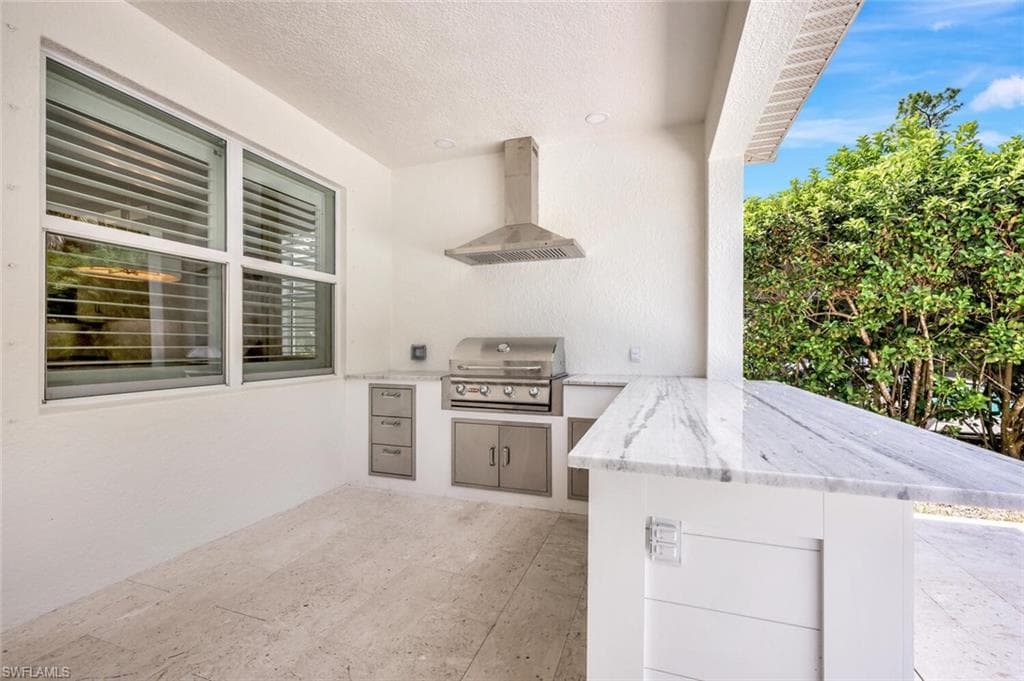 1470 Serrano Cir, Naples, FL 34105-31