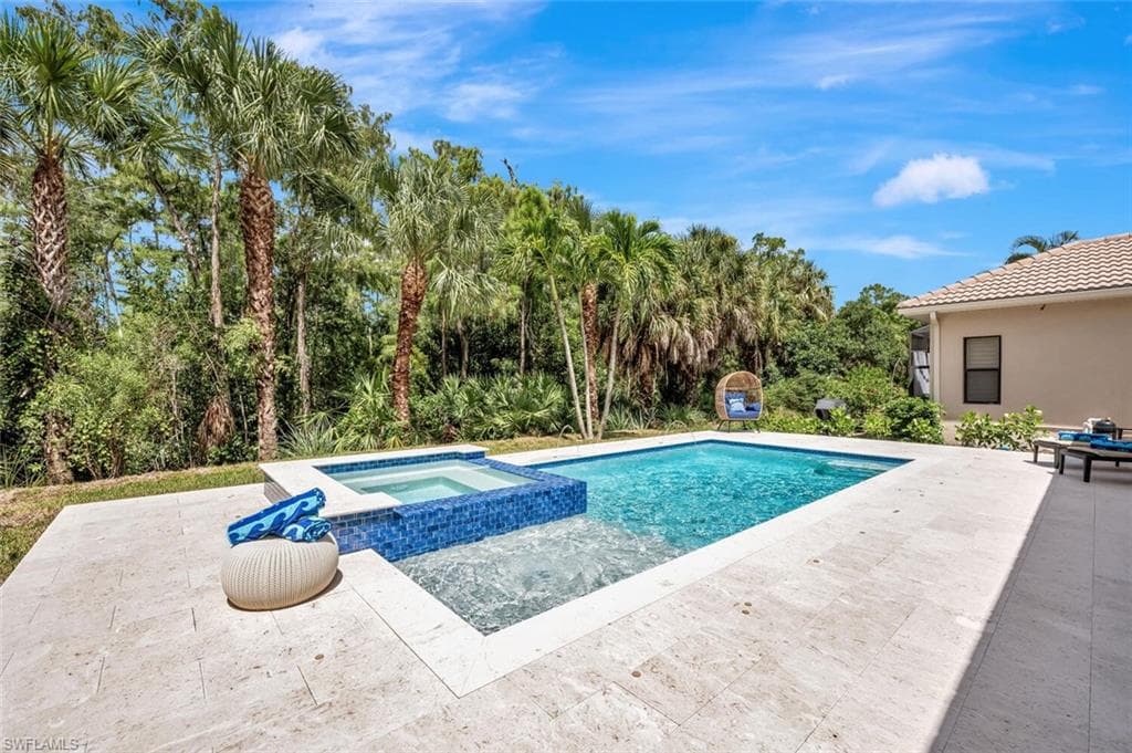 1470 Serrano Cir, Naples, FL 34105-32