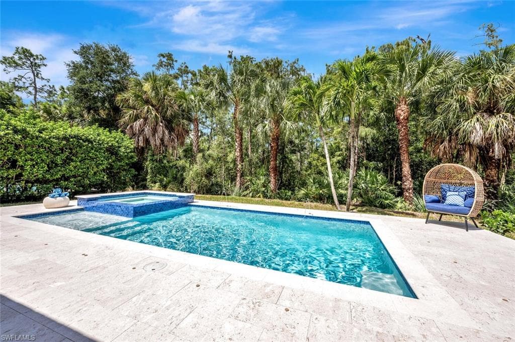 1470 Serrano Cir, Naples, FL 34105-34