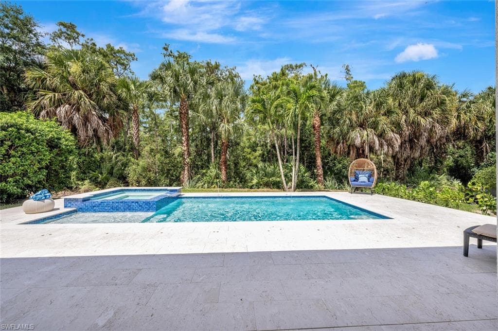 1470 Serrano Cir, Naples, FL 34105-35