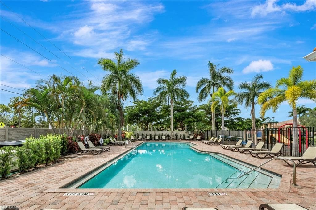 1470 Serrano Cir, Naples, FL 34105-47