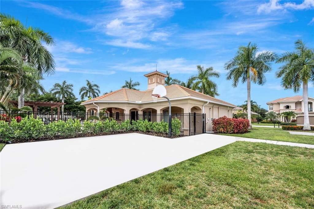 1470 Serrano Cir, Naples, FL 34105-48