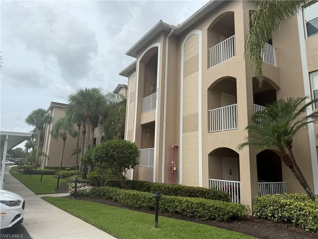 2710 Cypress Trace Cir 3028, Naples, FL 34119-1