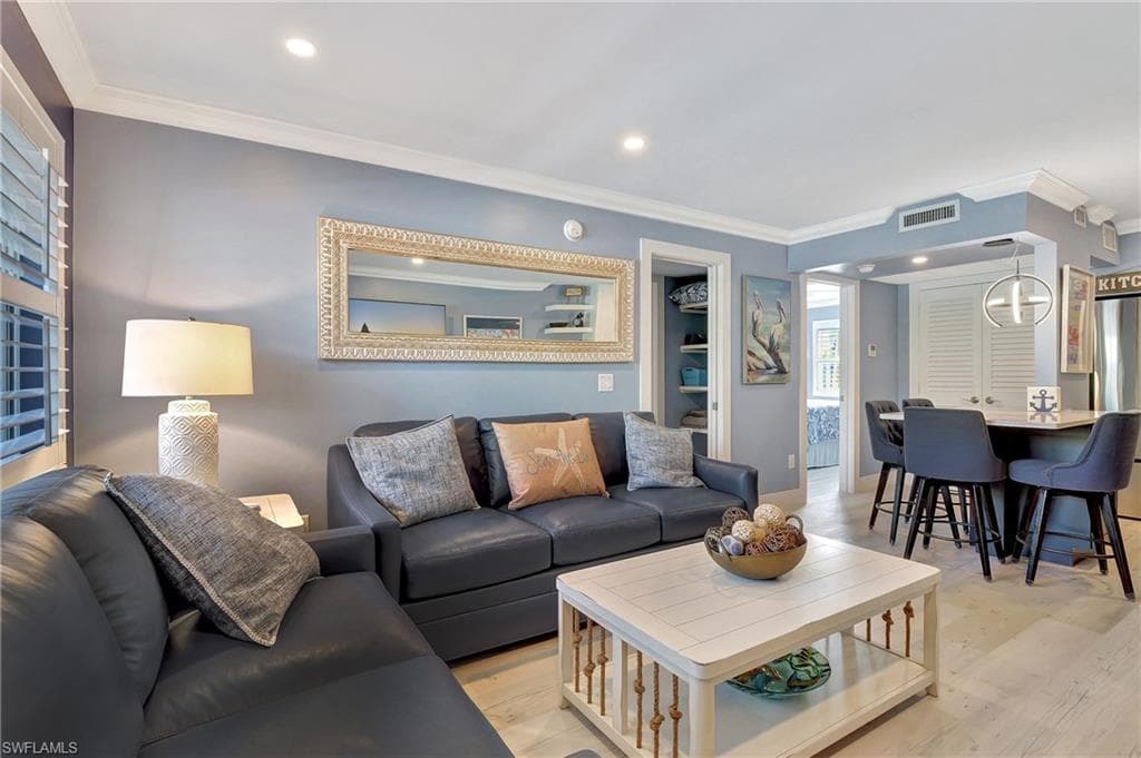 1295 Gulf Shore Blvd S 136, Naples, FL 34102-4