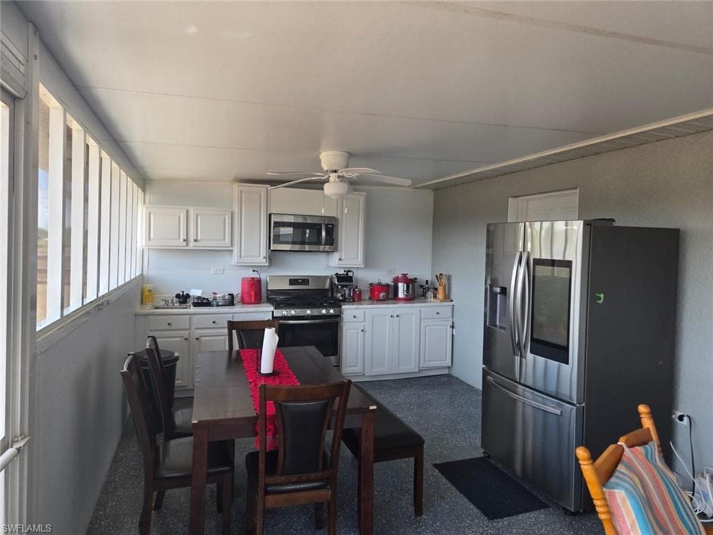 332 Pembroke St, Lehigh Acres, FL 33974-8