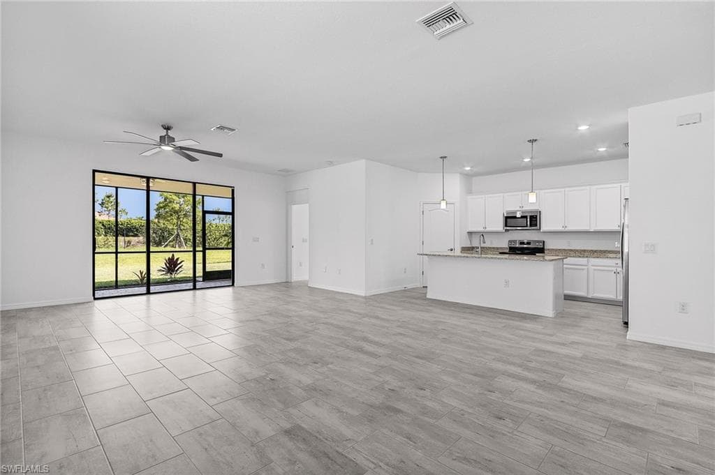11226 Shady Blossom Dr, Fort Myers, FL 33913-3