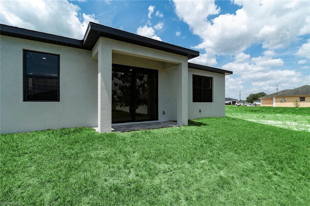4209 25th St SW, Lehigh Acres, FL 33976-37