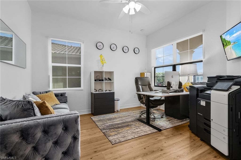 3813 Columbia Ct, Naples, FL 34119-9