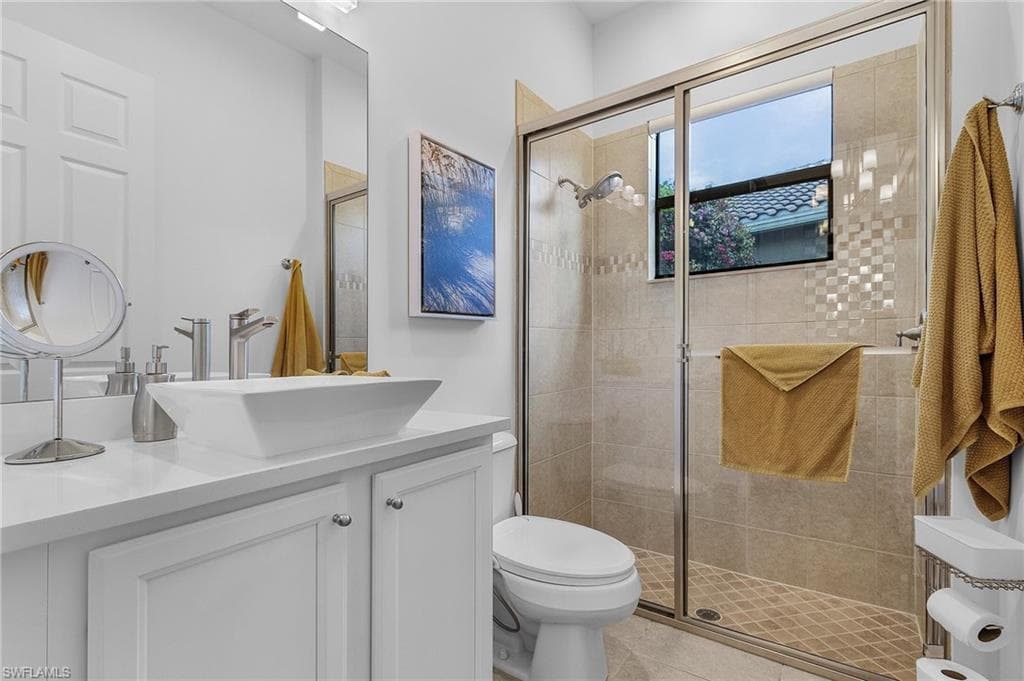 3813 Columbia Ct, Naples, FL 34119-11