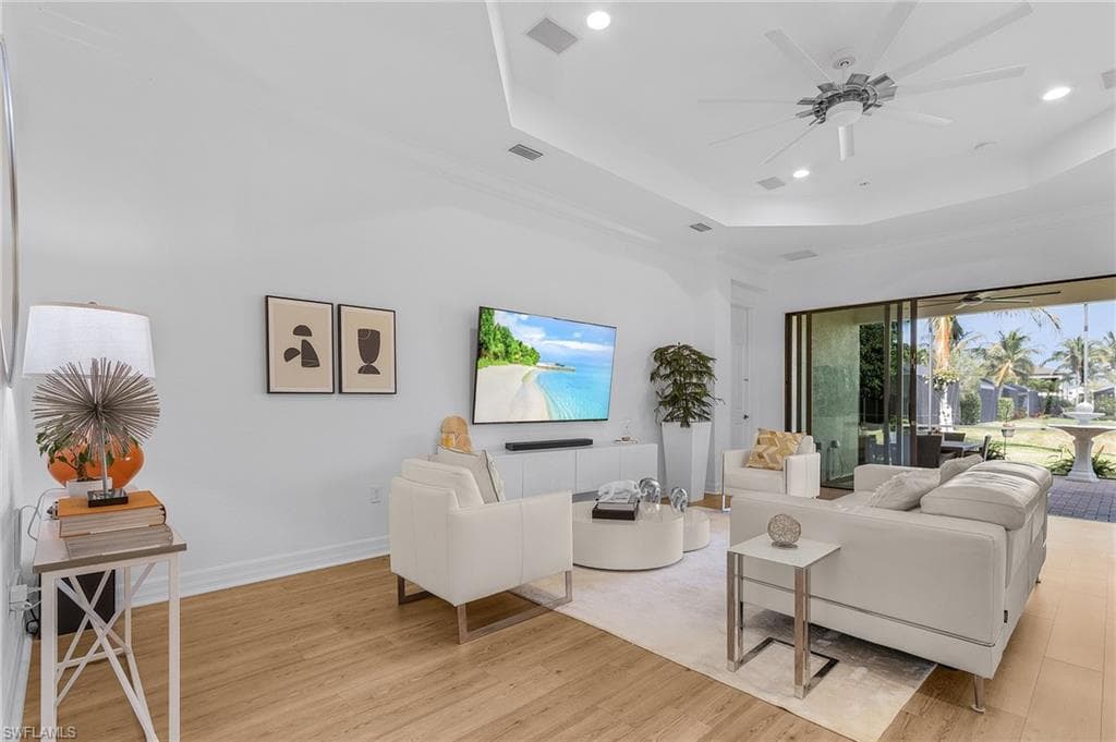 3813 Columbia Ct, Naples, FL 34119-17