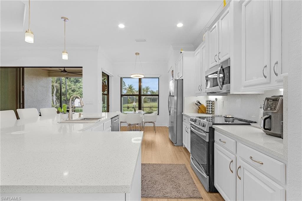 3813 Columbia Ct, Naples, FL 34119-23