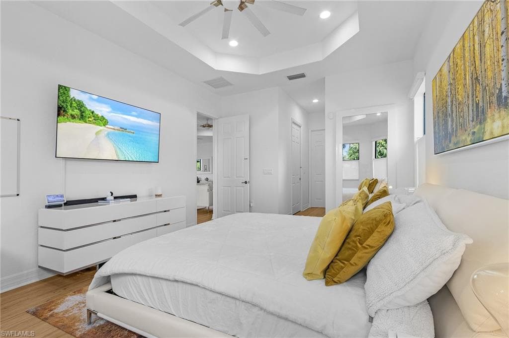 3813 Columbia Ct, Naples, FL 34119-28