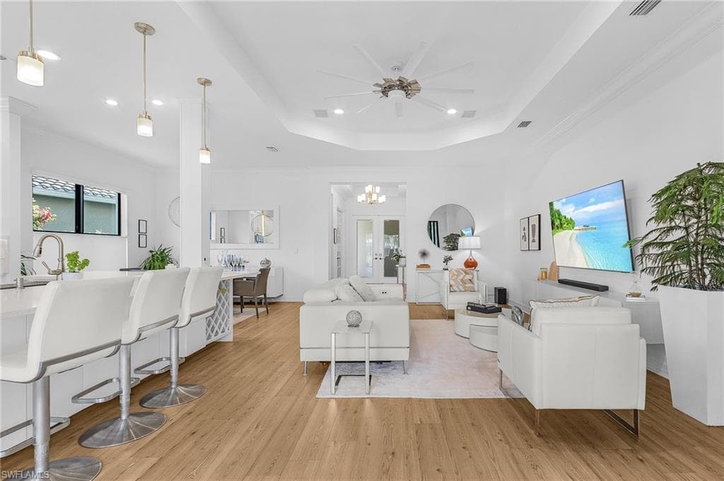 3813 Columbia Ct, Naples, FL 34119-30