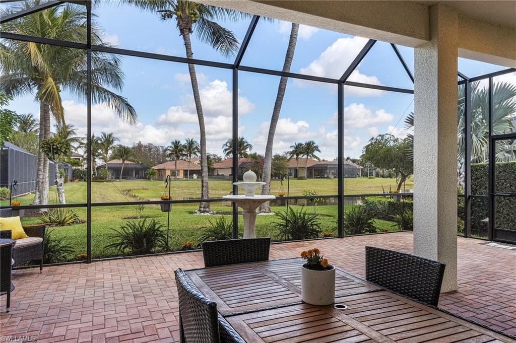 3813 Columbia Ct, Naples, FL 34119-31