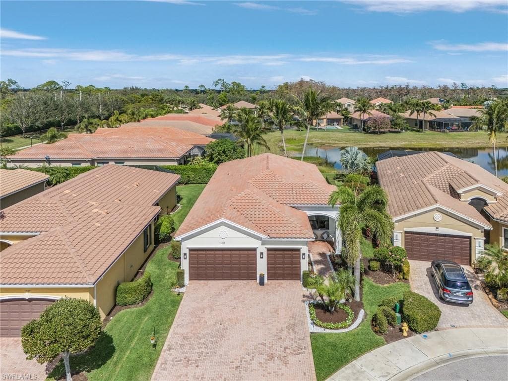 3813 Columbia Ct, Naples, FL 34119-36