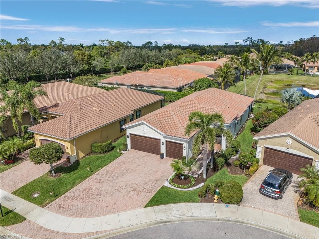 3813 Columbia Ct, Naples, FL 34119-37