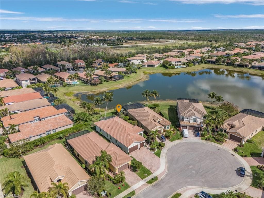 3813 Columbia Ct, Naples, FL 34119-39