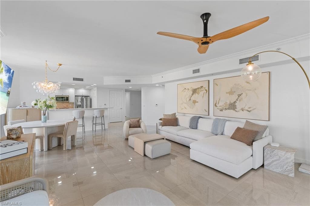 2738 Tiburon Blvd E B-305, Naples, FL 34109-9