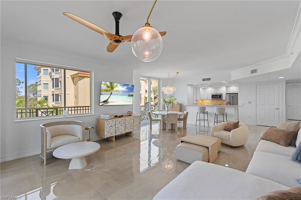 2738 Tiburon Blvd E B-305, Naples, FL 34109-10
