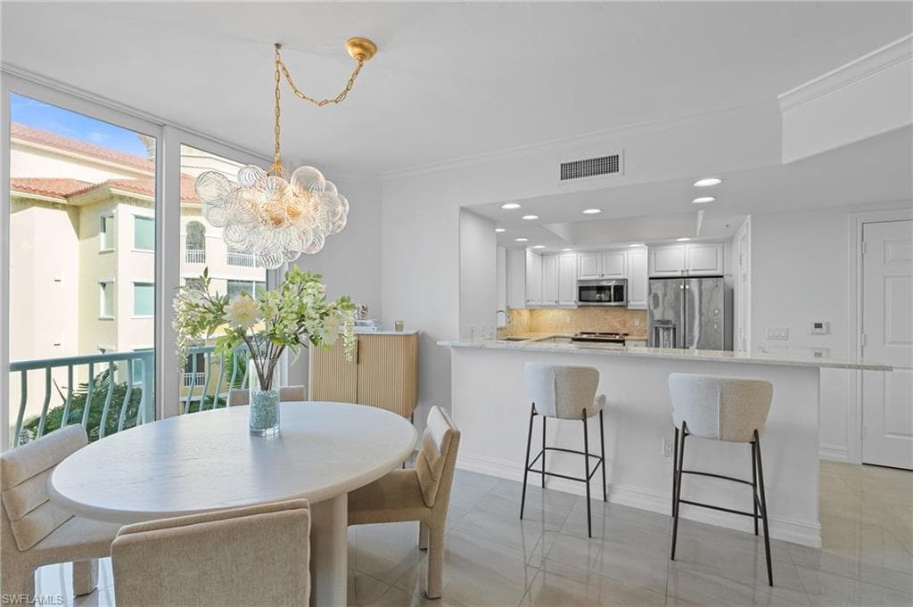 2738 Tiburon Blvd E B-305, Naples, FL 34109-11