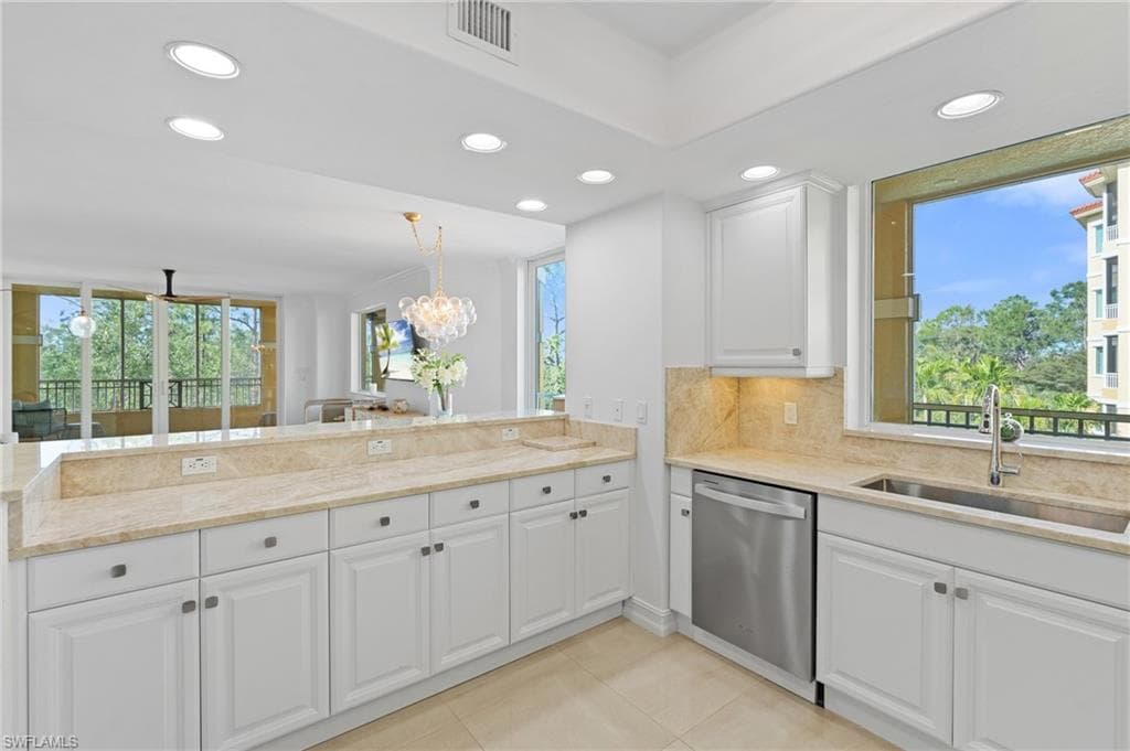 2738 Tiburon Blvd E B-305, Naples, FL 34109-13