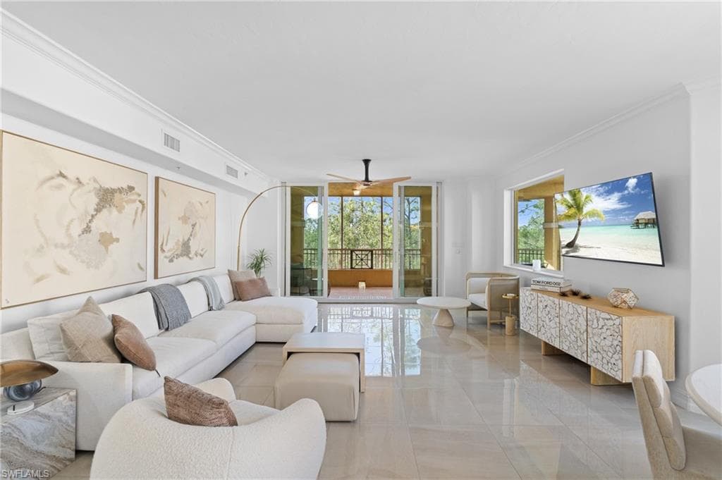 2738 Tiburon Blvd E B-305, Naples, FL 34109-1