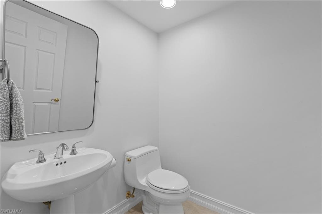 2738 Tiburon Blvd E B-305, Naples, FL 34109-20