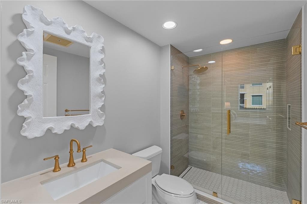 2738 Tiburon Blvd E B-305, Naples, FL 34109-22